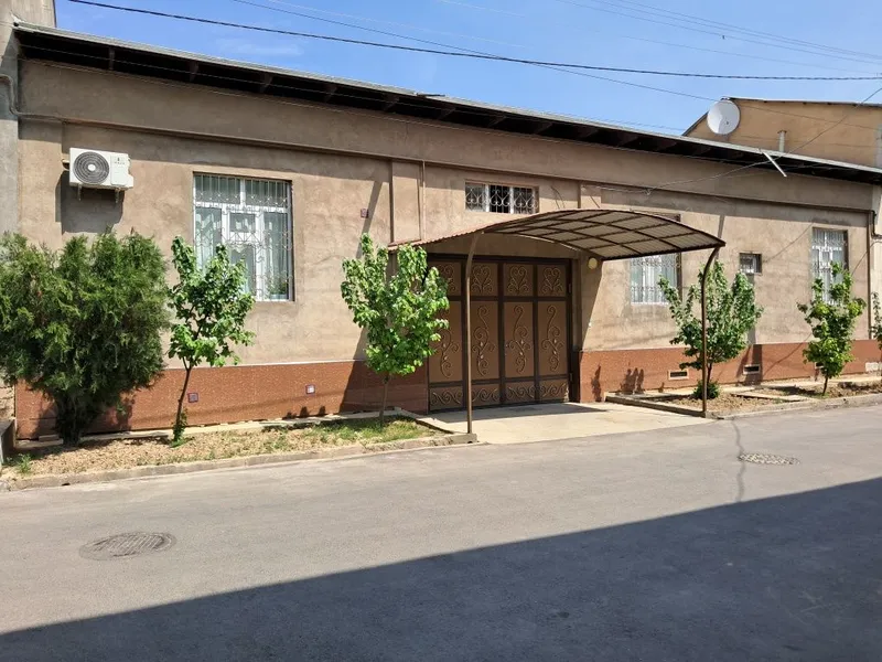 Гвардейский ГАИ рўпарасида, Иқбол маҳалласида 6 сотихли ҳовли сотилади
