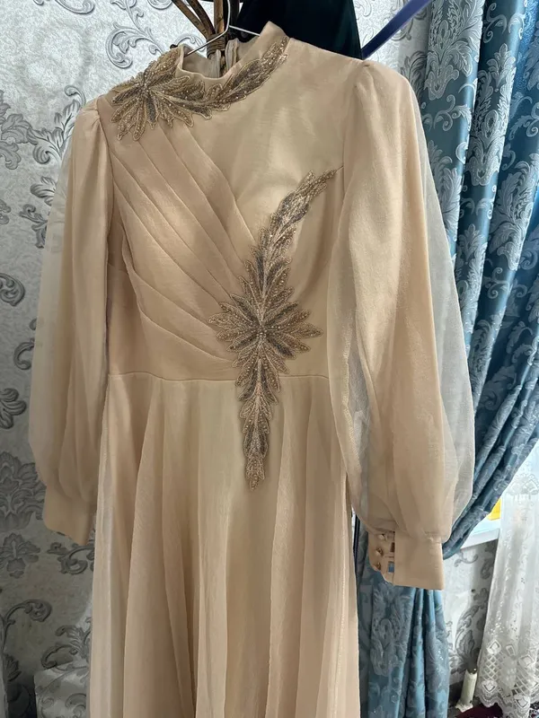 Oqshom libosi 100$