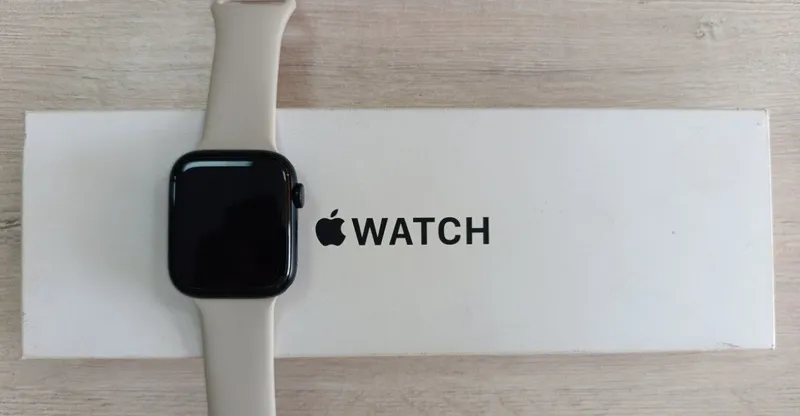 Apple Watch SE 3 44mm 1