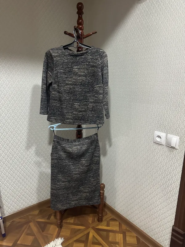 Ayollar kostyumi, Polsha, astarli. O‘lcham M 2
