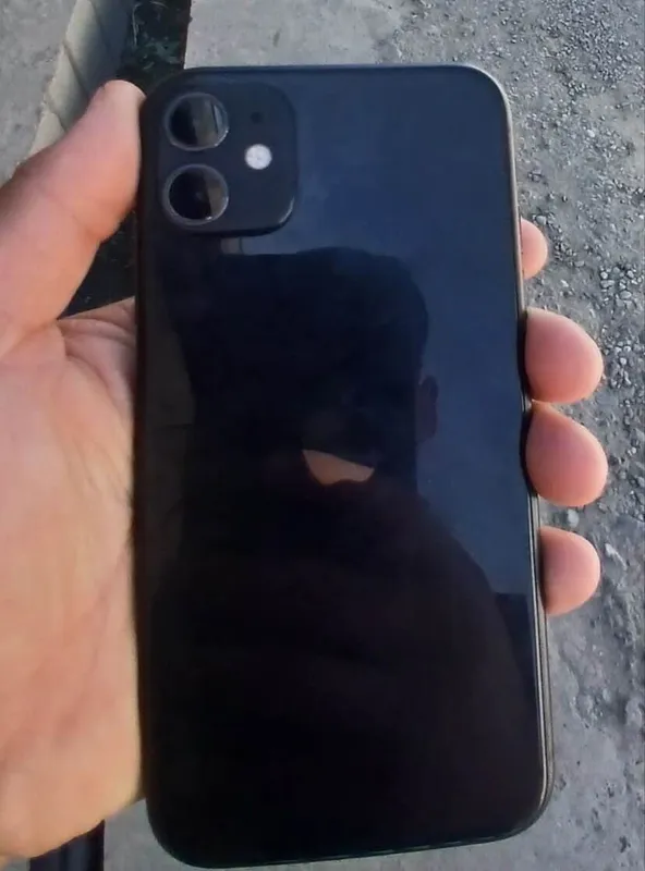 IPhone 11  75% 128 gb face id trutone lari bor