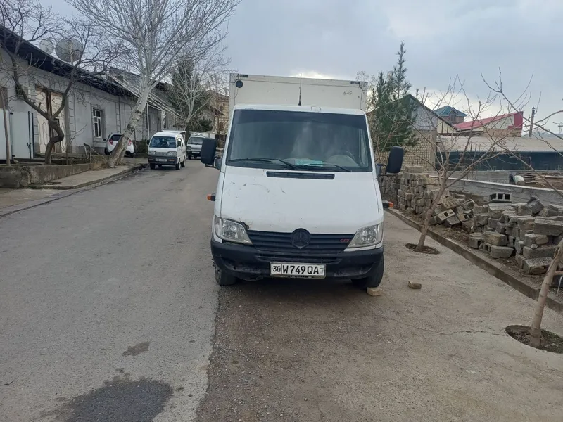 Mercedes Benz Sprinter 4 Mercedes Benz Sprinter 4