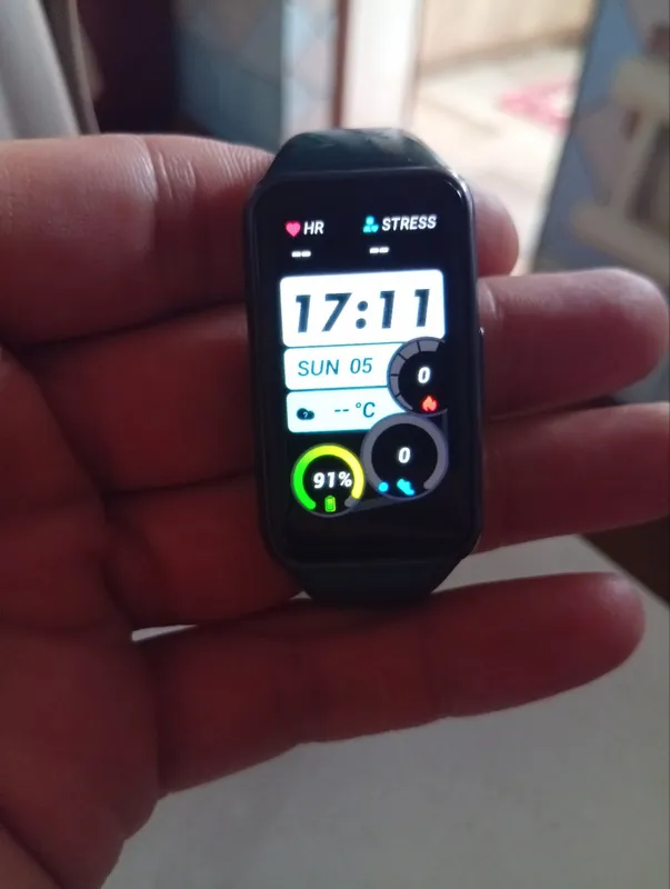 Huawei band 6A7D 4 Huawei band 6A7D 4