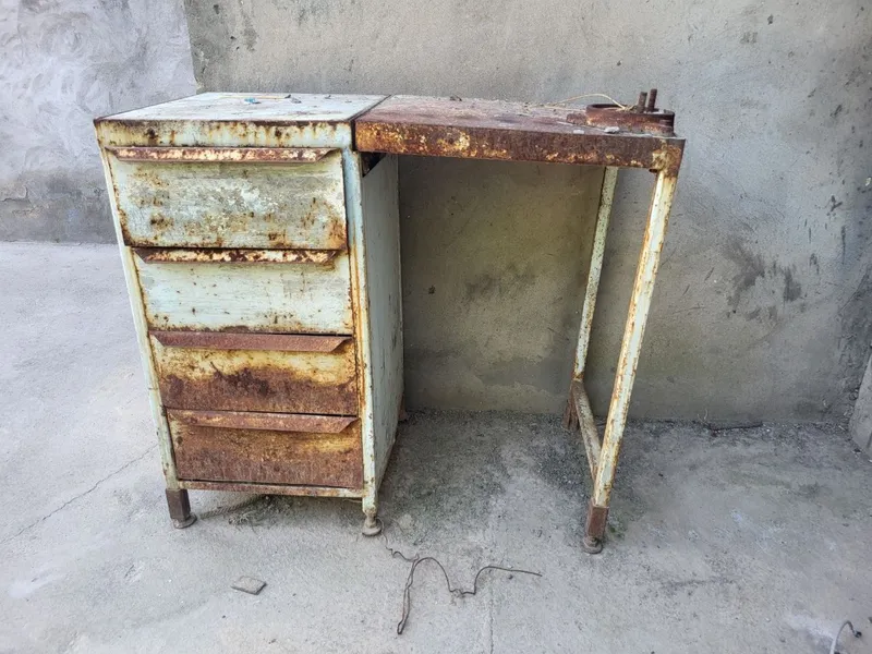 Продается Стол слесарный