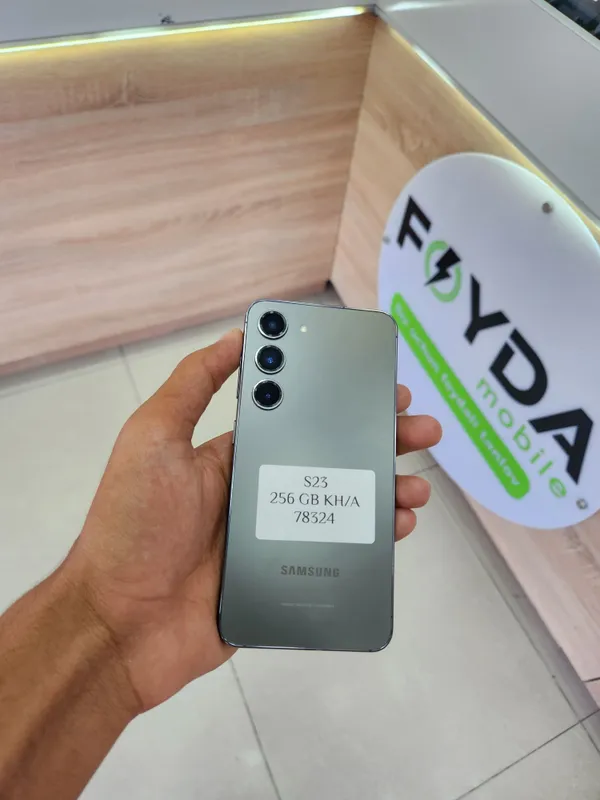 Samsung S23 .