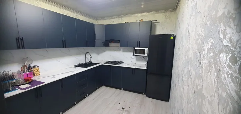 mebel sotiladi xolati yangi 4 ga 1.80 ga