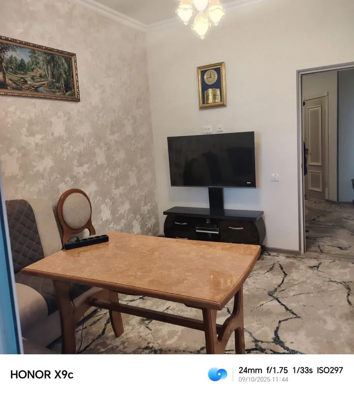 Srochni kvartira sotiladi