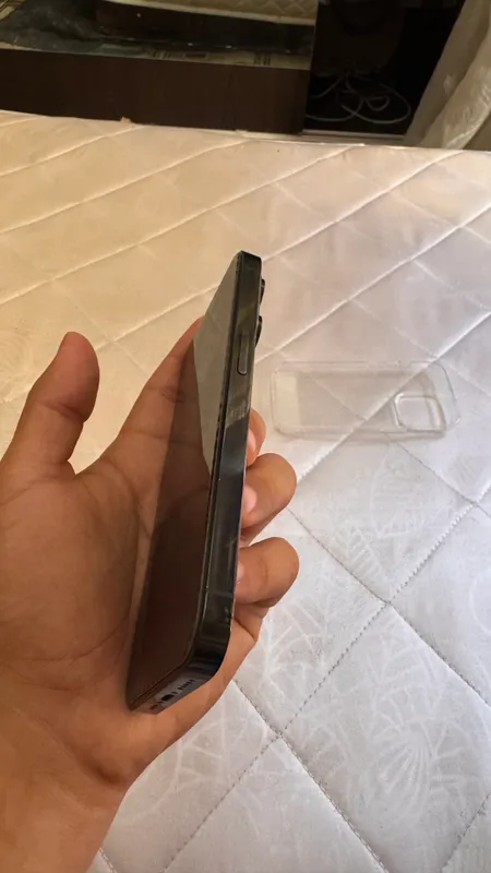 Iphone 14pro qora 5