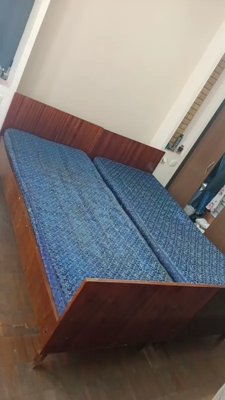 Срочно продаются 2 полуторо спальные кровати Срочно продаются 2 полуторо спальные кровати