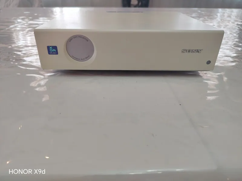 продам проектор SONY 1