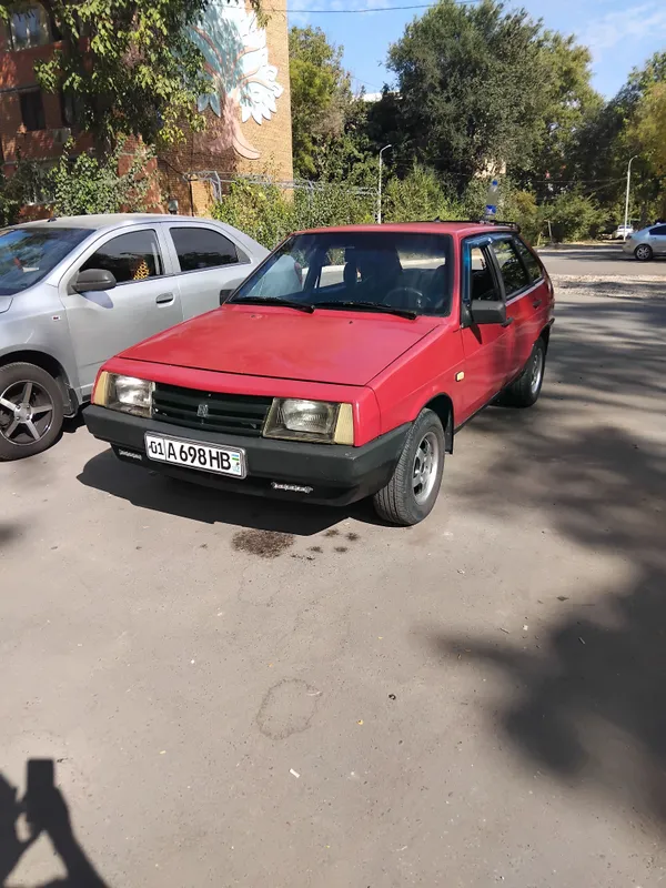 Lada 2109 89-yil. Benzinda. 2