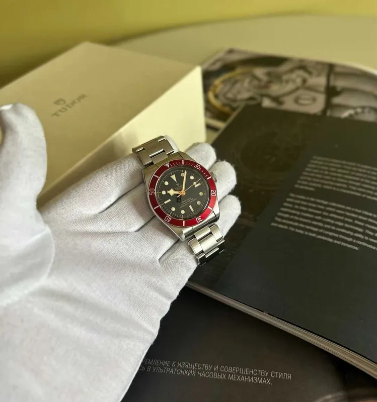 Часы Tudor Black Bay Burgundy Red Bezel, 41 mm — фото 5