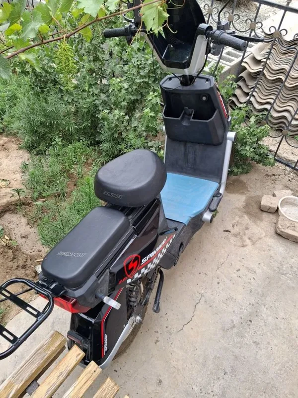 Spinway skuter satiladi