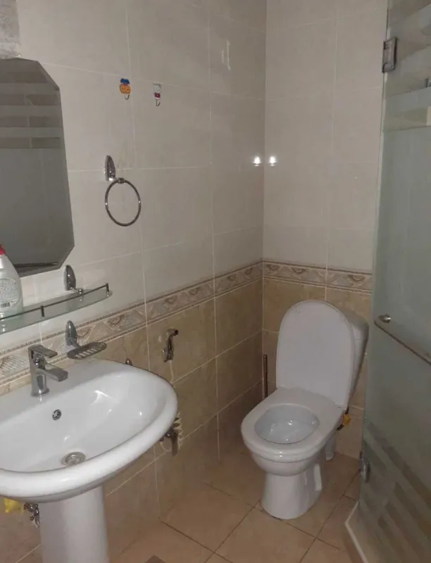 Продаётся дом в Центре Ташкента р.Яккасарайский Саламатина 8