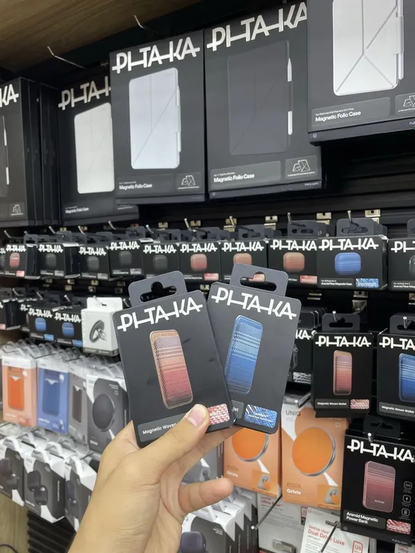 Original Pitaka MagSafe Card Holder | Магнитный кардхолдер Питака — фото 1