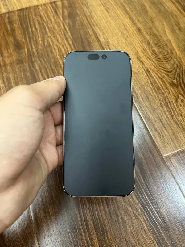 iPhone 16 pro 4