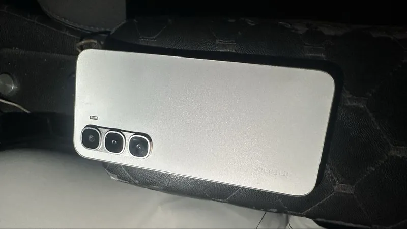 Telfon inifnix hot 60 pro srochna sotladi — фото 1