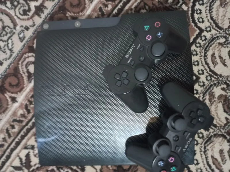 PS3 slim ideal holati 2 djoystik bor o'yinlar yozilgan 19 ta o'yinlari