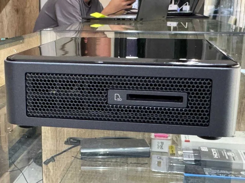 MiNi PC intel NUC10FNK Core i7-10710U ram 16 ssd 256m2 3 MiNi PC intel NUC10FNK Core i7-10710U ram 16 ssd 256m2 3