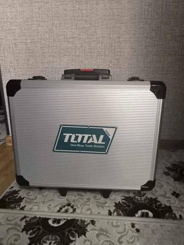 Чемоданный Набор инструментов Total 1