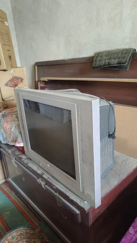 3ta televizor va 1ta vitechka 4 3ta televizor va 1ta vitechka 4