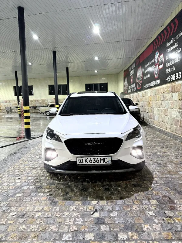 Автомобиль Soueast DX8S, 7-местный 3 Автомобиль Soueast DX8S, 7-местный 3