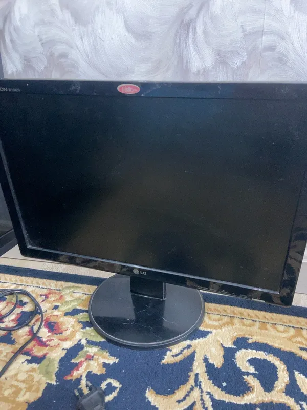 kompyuter monitori LG Flatron 19 1