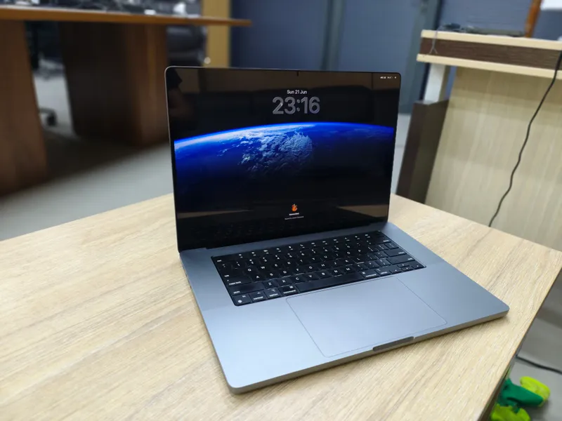 Macbook pro M1 pro (16in)
