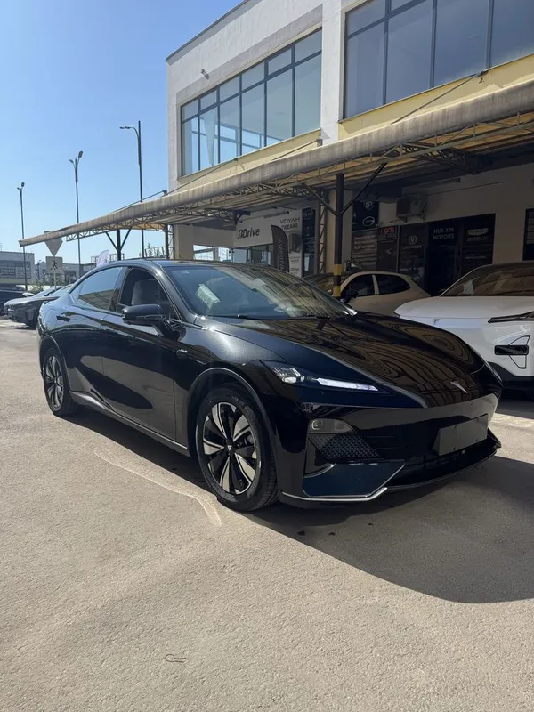 140 km Deepal SL03