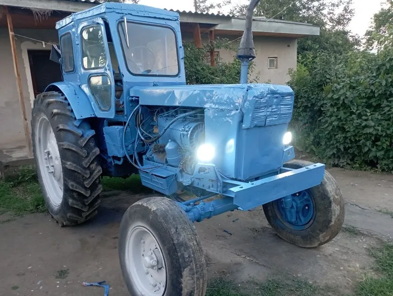 T-40 Traktor idiyal holatda — фото 1
