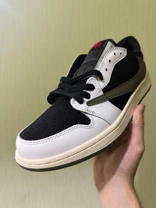 кроссовки Nike AJ 1 Low TS Olive" размер 42 — фото 1