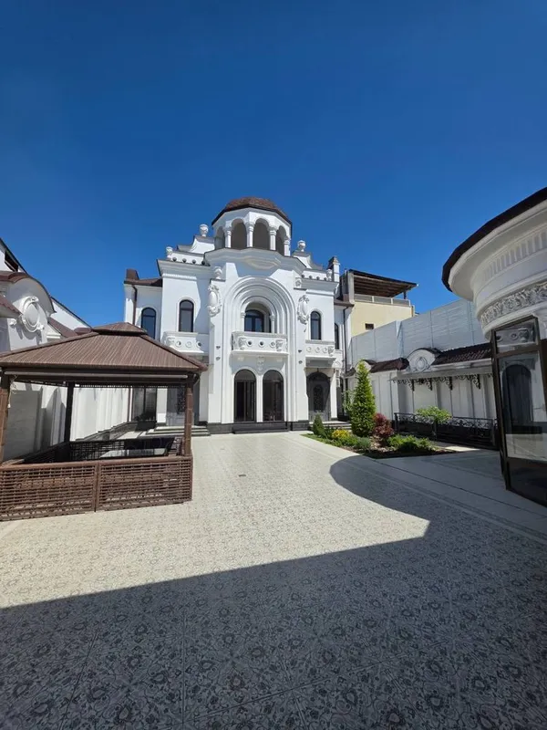 Продаётся евродом на улице Шукура Бурханова 1
