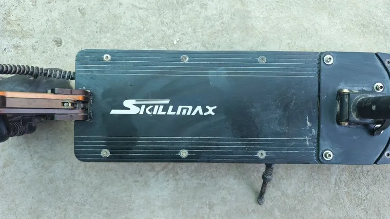 Электро самокат SKILLMAX 4 Электро самокат SKILLMAX 4