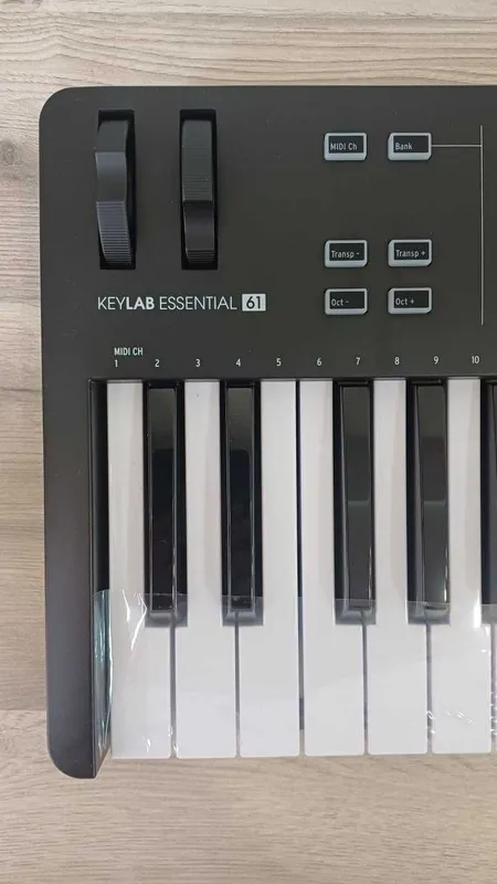 MIDI-клавиатура Arturia KeyLab Essential 61 mk3 USB-TIPE-C — фото 2