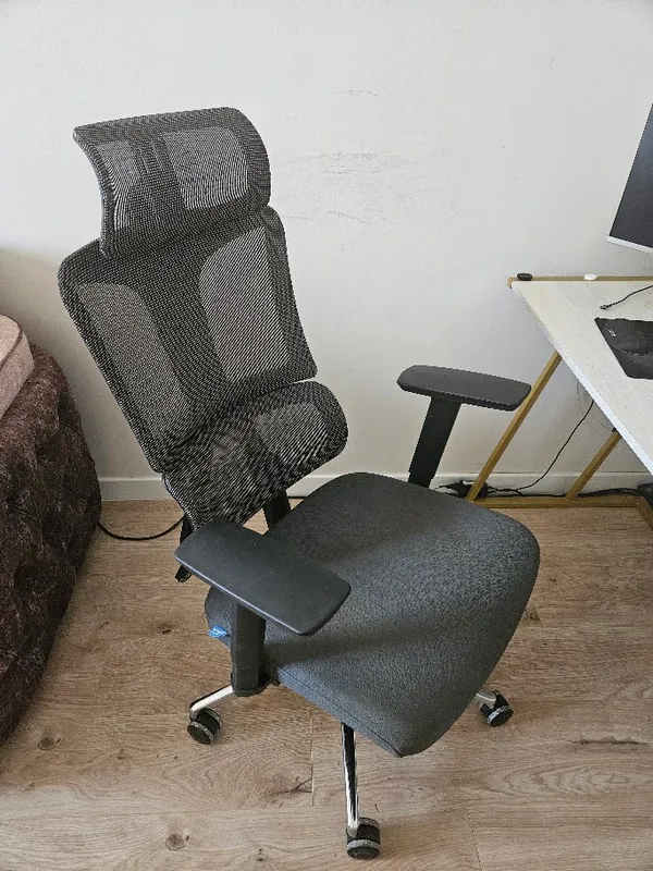 Офисное, игровое кресло ERGO Air Lite HB Black 1