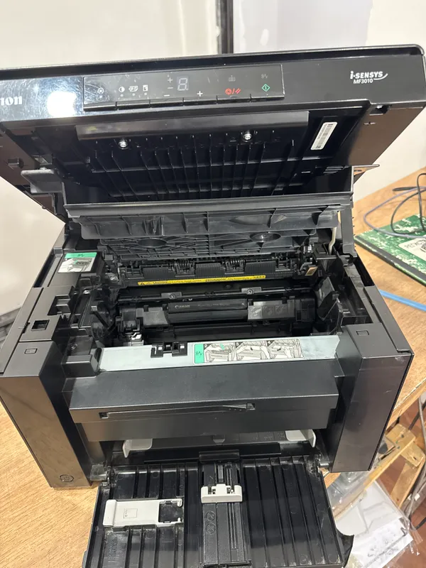 Принтер Canon MF3010 продаётся 2 Принтер Canon MF3010 продаётся 2