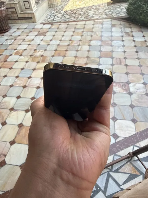 Iphone12 pro 128 та 77% — фото 2