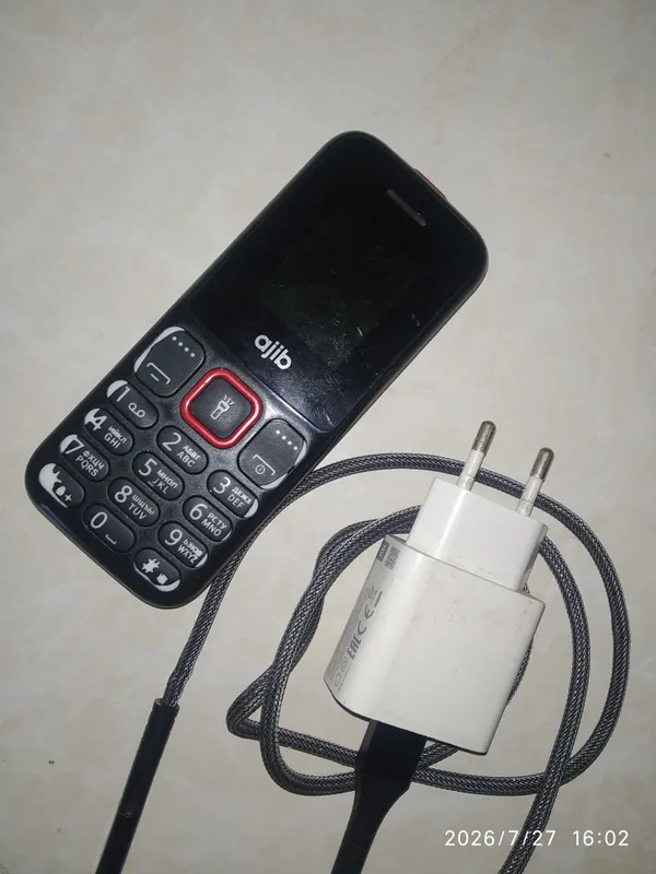 Ajib model 3011 2 simkartalik 3500 mah 5