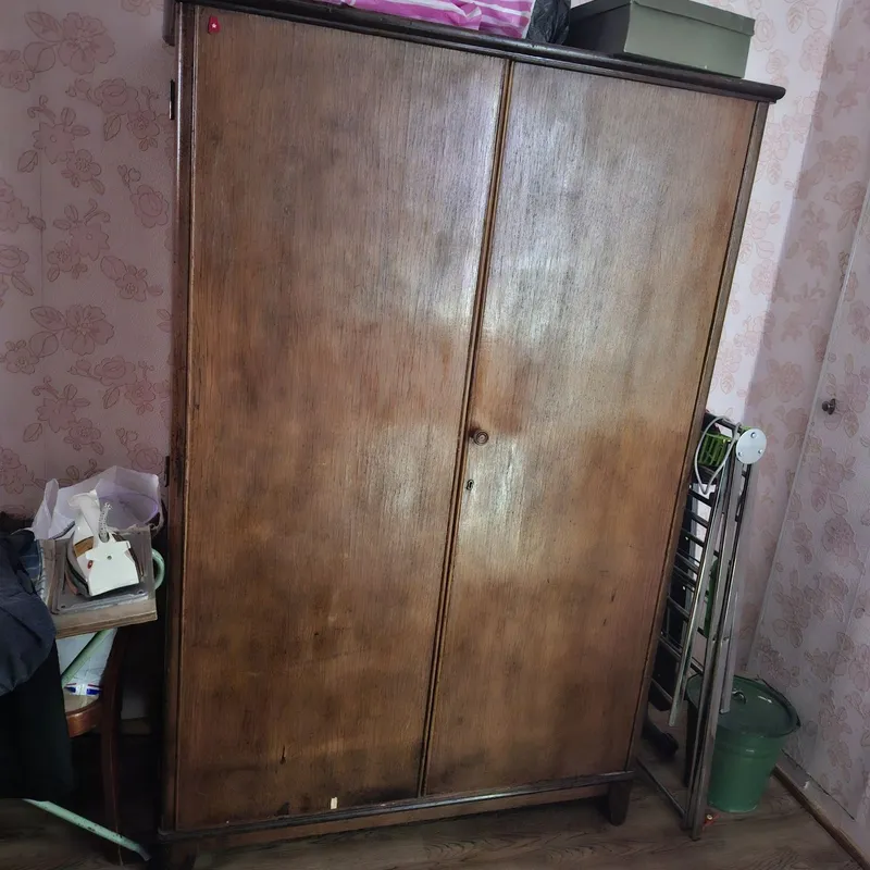 Срочно продаётся шкаф 1 Срочно продаётся шкаф 1