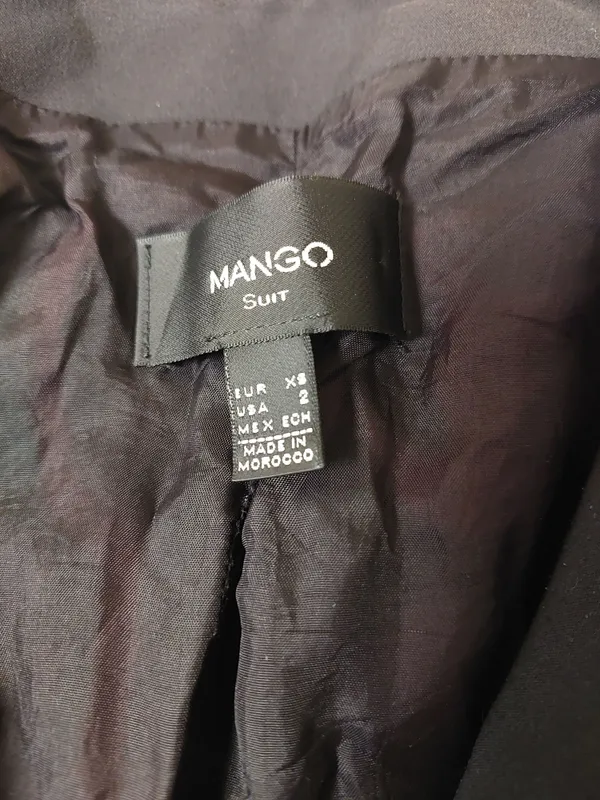 oriq qiz uchun mango pidjak. 2 oriq qiz uchun mango pidjak. 2
