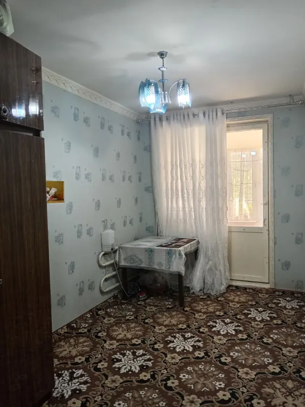 Zarafshon shahri 3 mkr 3-dom 6-kvartira uy holati yaxshi, 1-etajda 7