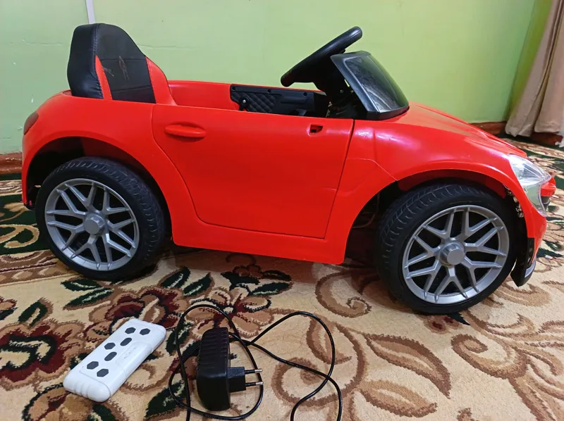 3-5yoshli bolalar uchun mo'ljallangan elektromobil