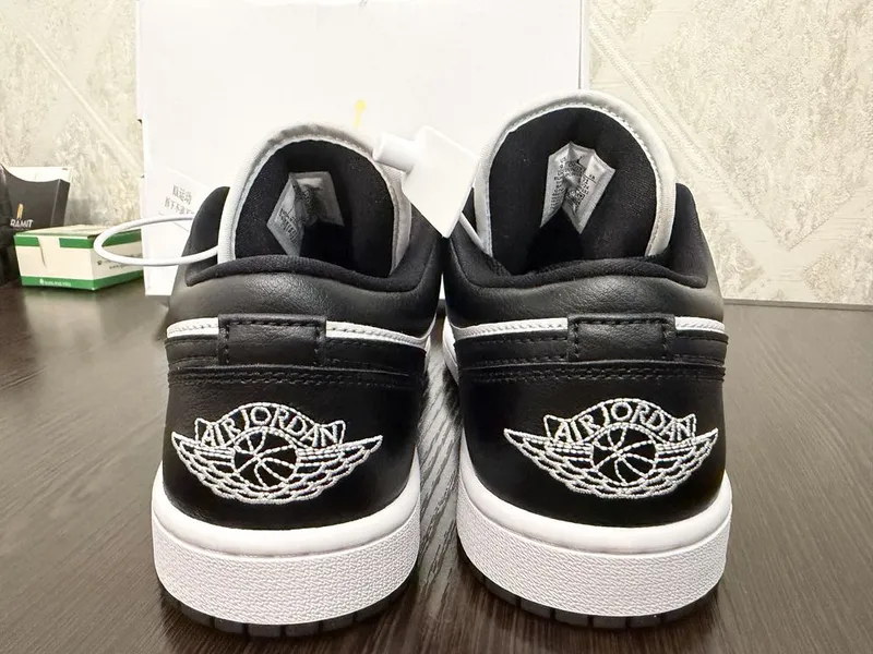 Nike Air Jordan Low 41 размер оригинал новые — фото 2