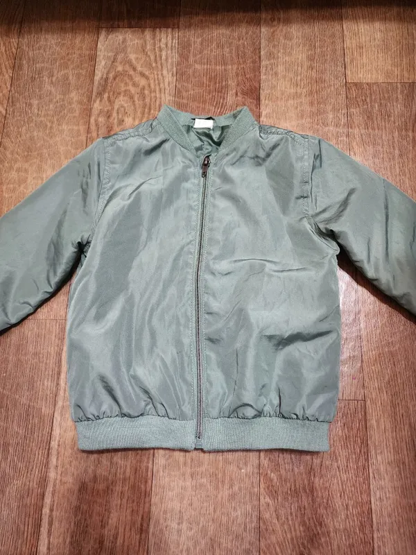 Бомбер H&M на 3-4 года