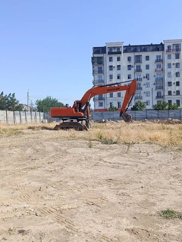 Экскаватор sotiladi ekskavator 210 1