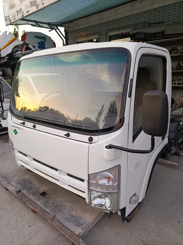 Isuzu kabina sotiladi. Продаются готовый Исузу кабина 2