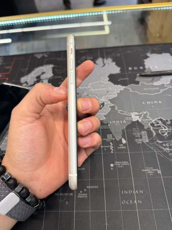iPhone 11 4 iPhone 11 4