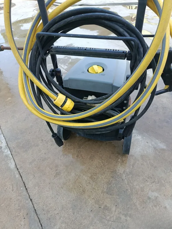Продается Моющий аппарат высокого давления KARCHER HD 9/20-4 2 Продается Моющий аппарат высокого давления KARCHER HD 9/20-4 2