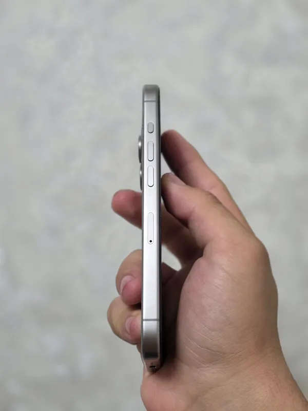 iPhone 15 Pro 6
