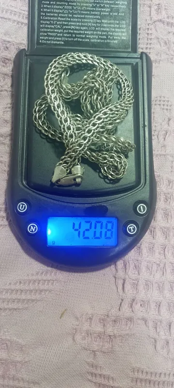 Продаётся серебряная цепочка и браслет, комплект. Общий вес 42 г 2
